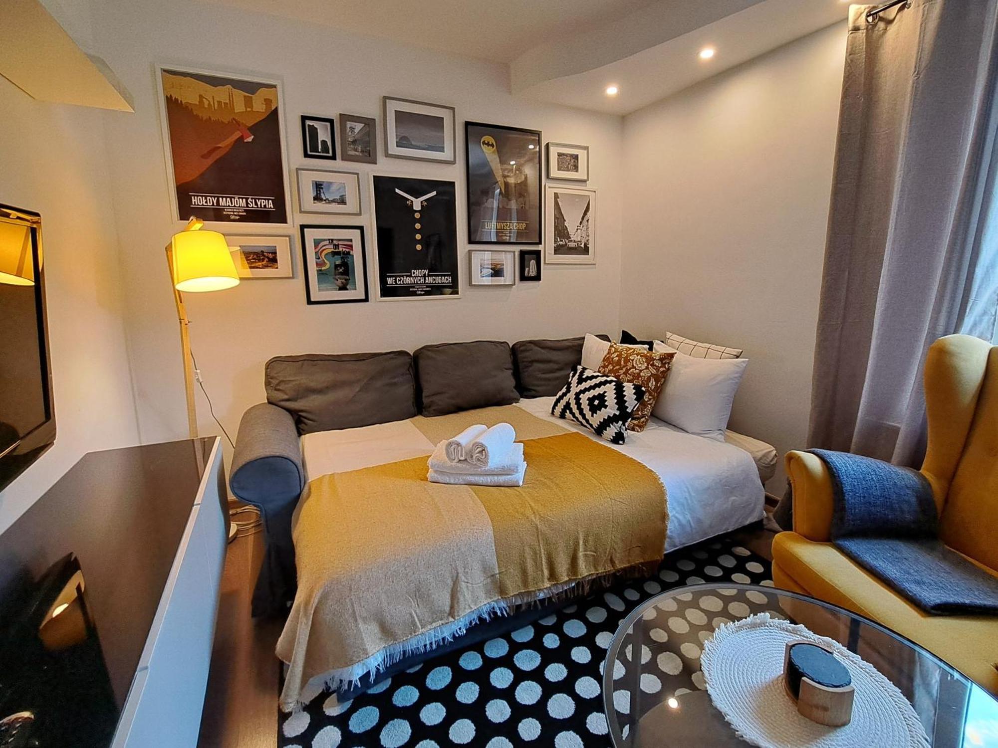 Gryfny Familok Apartment Katowice Luaran gambar